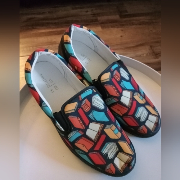 Book Lovers Pattern Slip-on Canvas Shoes Wmns12/Mns11/EU43. Black Sole     FF217 - Picture 5 of 7